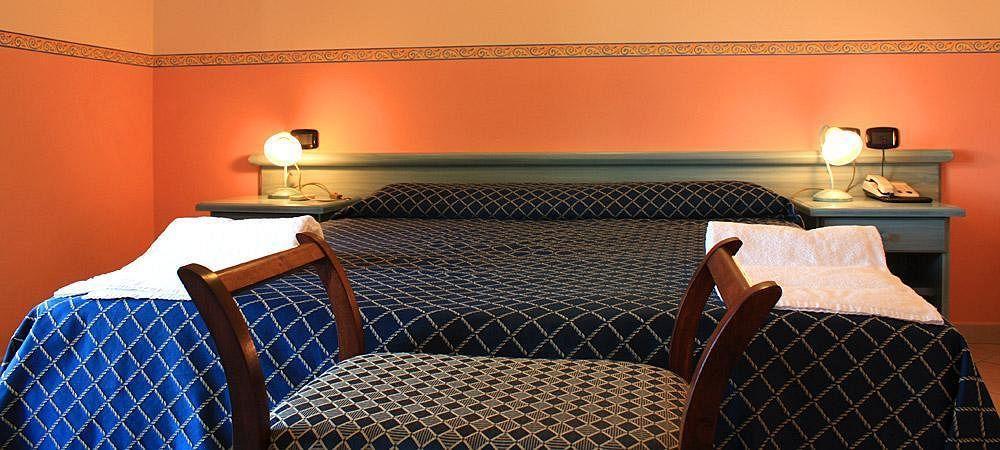 Hotel Le Palme SantʼAnna Arresi Exteriör bild