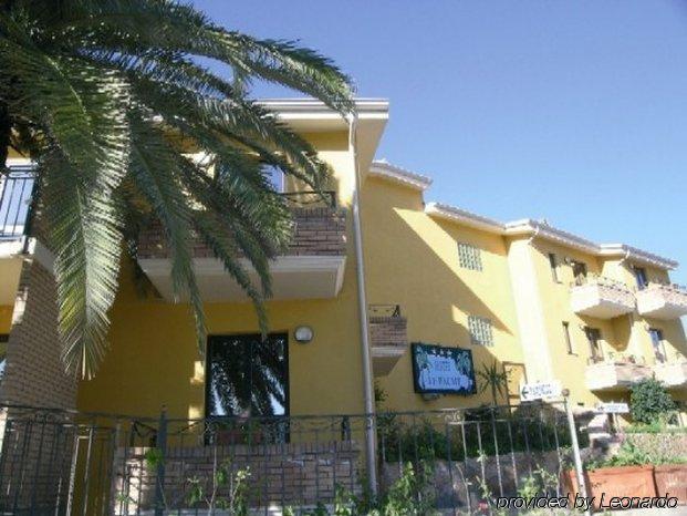 Hotel Le Palme SantʼAnna Arresi Exteriör bild