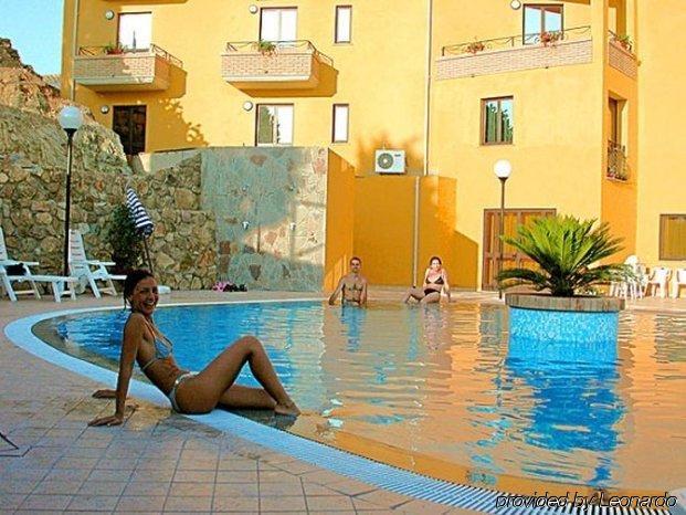 Hotel Le Palme SantʼAnna Arresi Exteriör bild