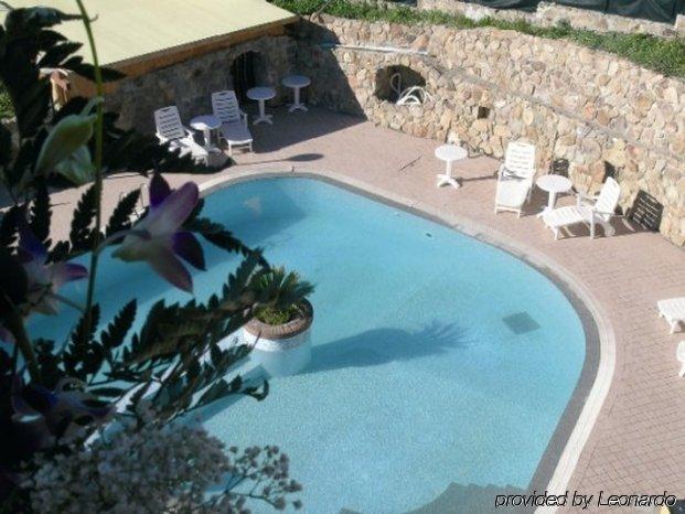 Hotel Le Palme SantʼAnna Arresi Exteriör bild